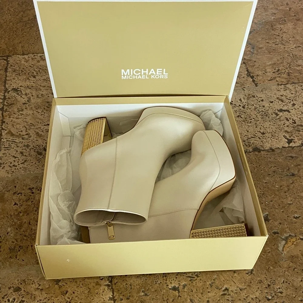 Michael‎ Kors Maxine Platform Bootie Light Cream Leather Gold Cage 9.5